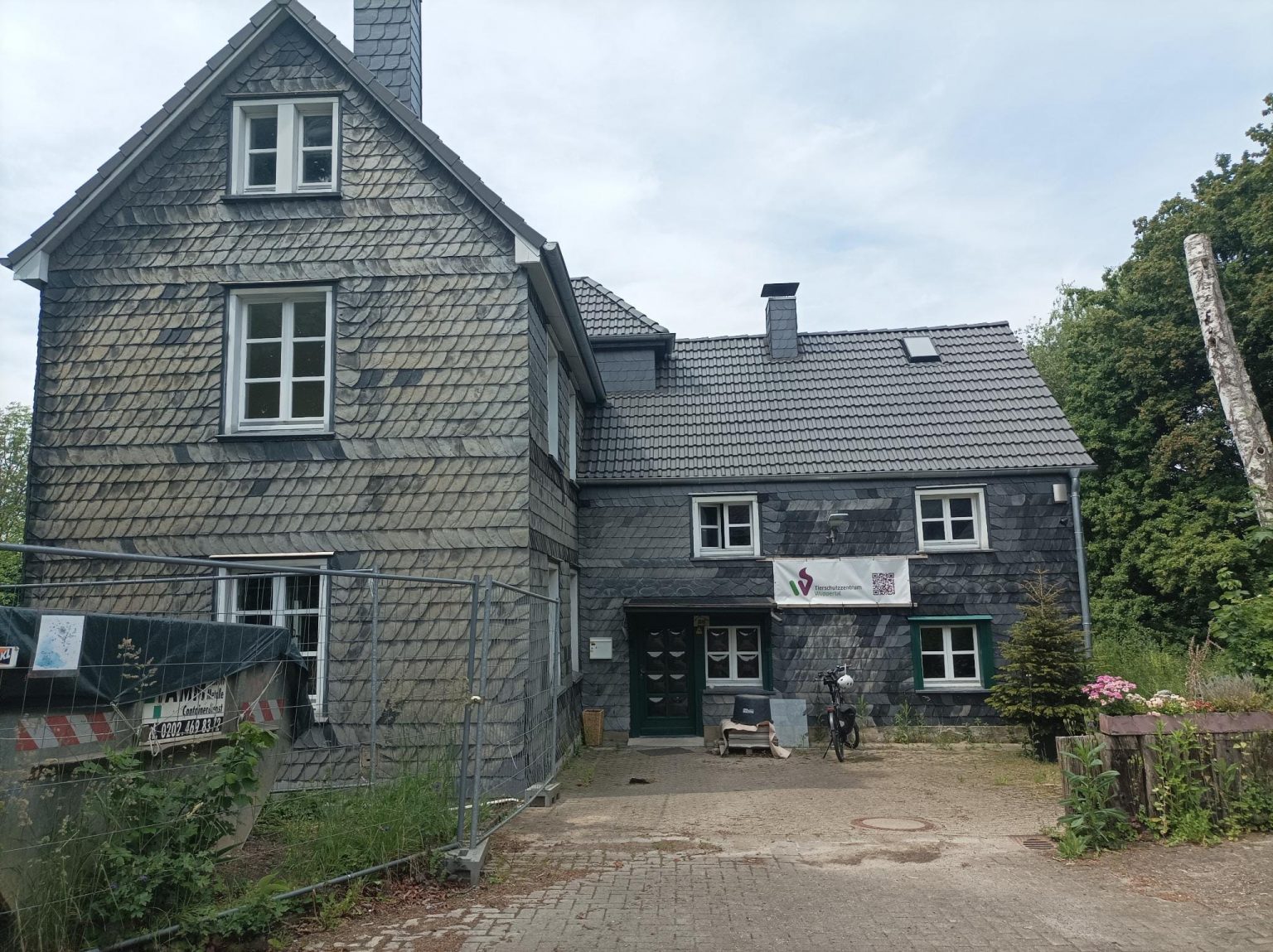 Hauptgebäude des geplanten Tierschutzzentrums von Pechpfoten e.V.