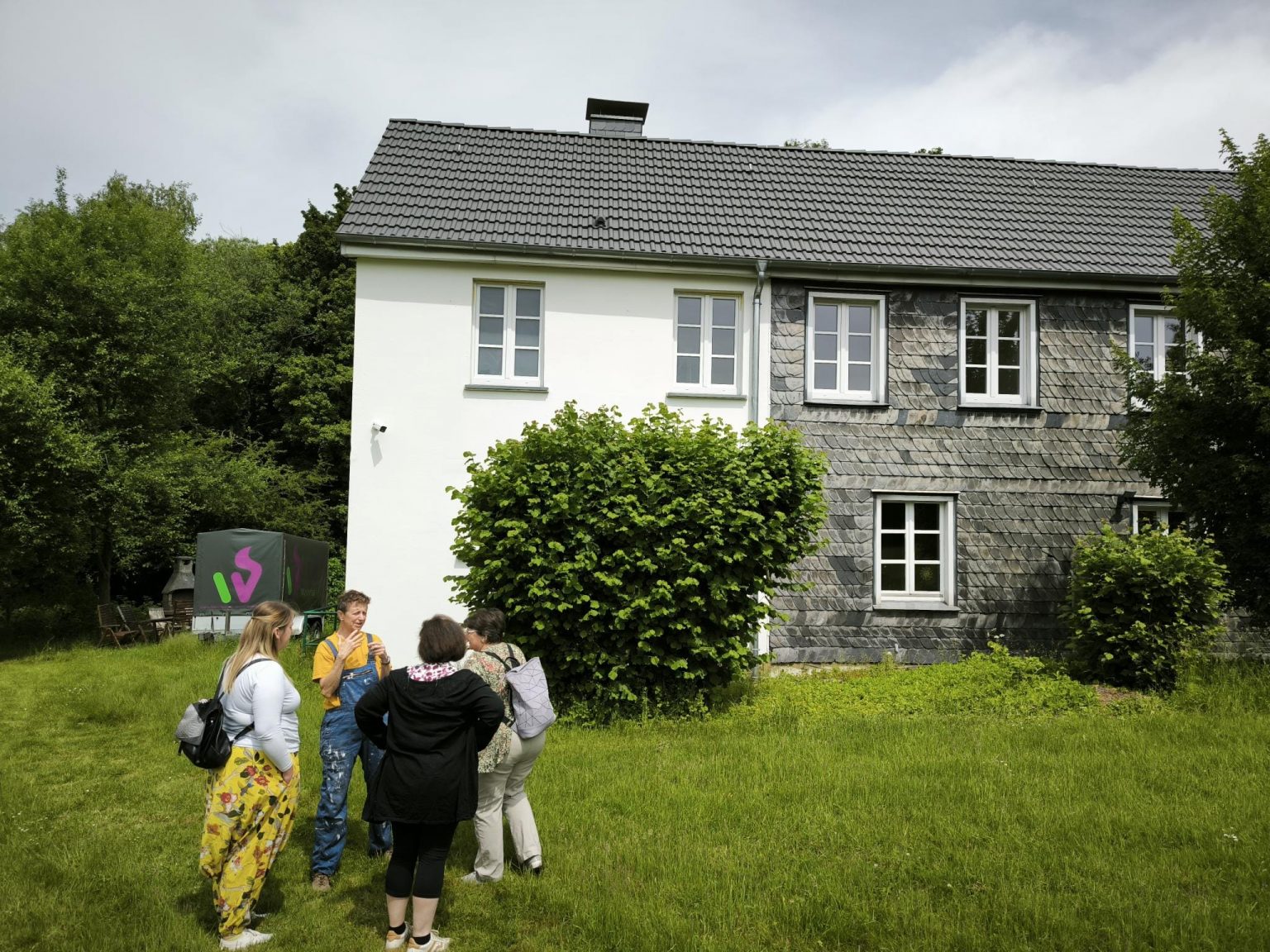 Seitenansicht des Hauptgebäudes für das geplante Tierheim von Pechpfoten e.V.